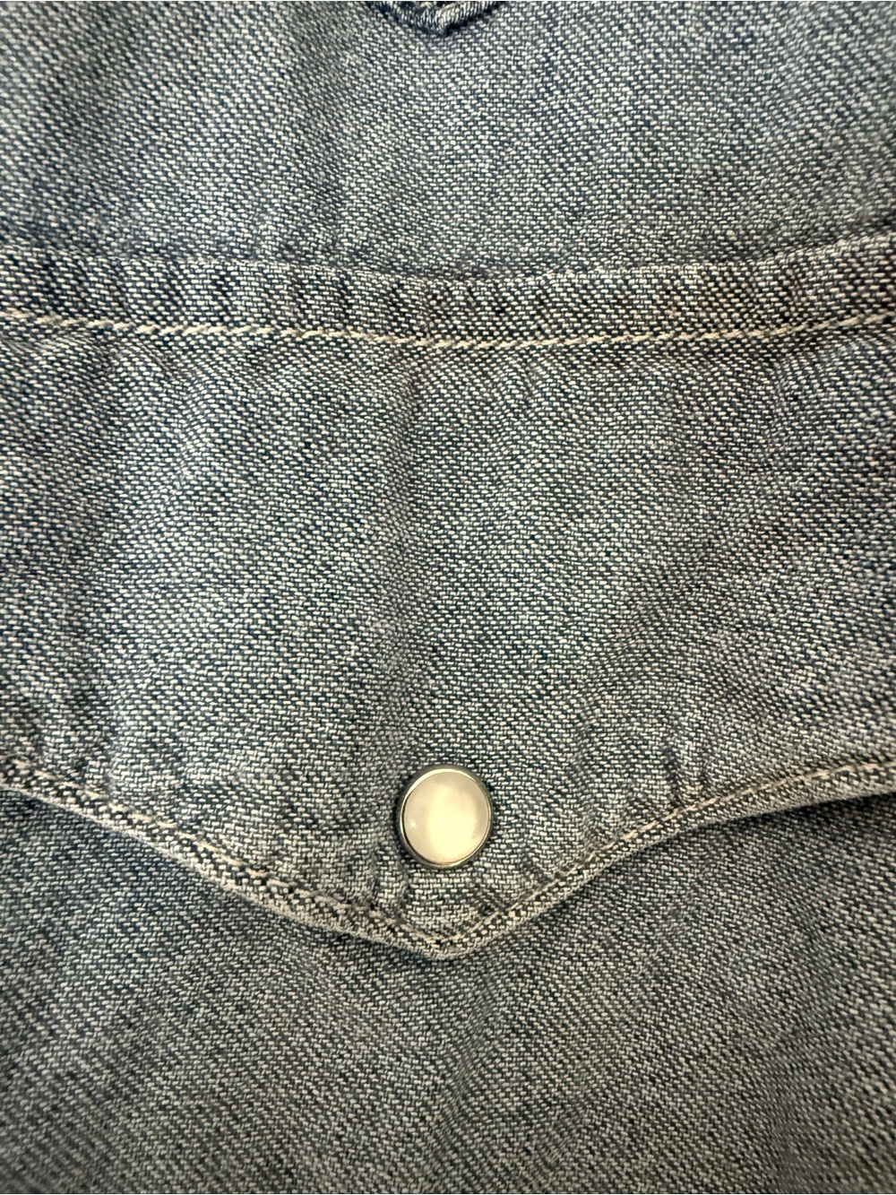 Levi’s Classic Two-Tone Denim Western Shirt - Light & Medium Blue - Picture 4 of 8